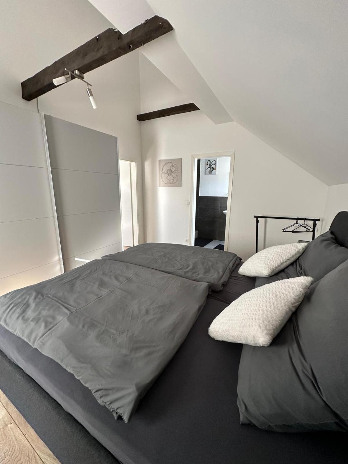 Mola Apartments-Charmante Ferienwohnung Im Herdecke Zentrum Fuer 3 Personen-Grosse Dachterrasse-Grill-Gratis Parken-Wlan Luaran gambar