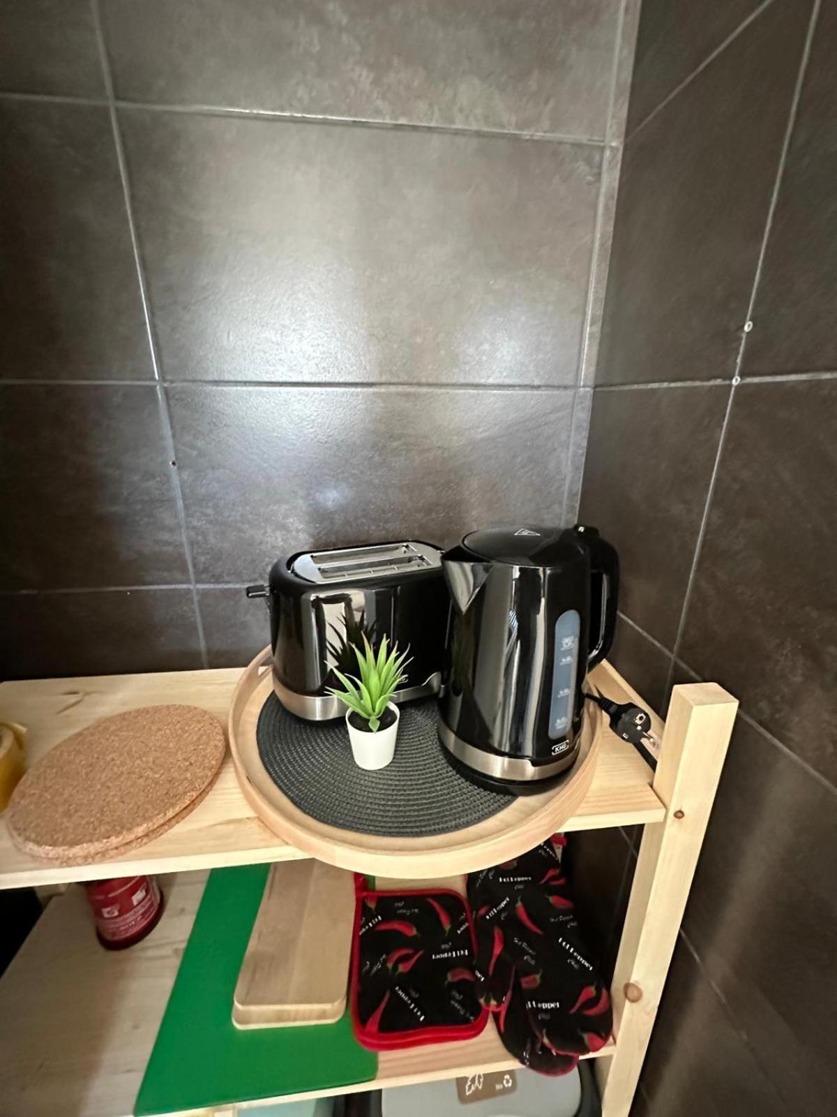 Mola Apartments-Charmante Ferienwohnung Im Herdecke Zentrum Fuer 3 Personen-Grosse Dachterrasse-Grill-Gratis Parken-Wlan Luaran gambar