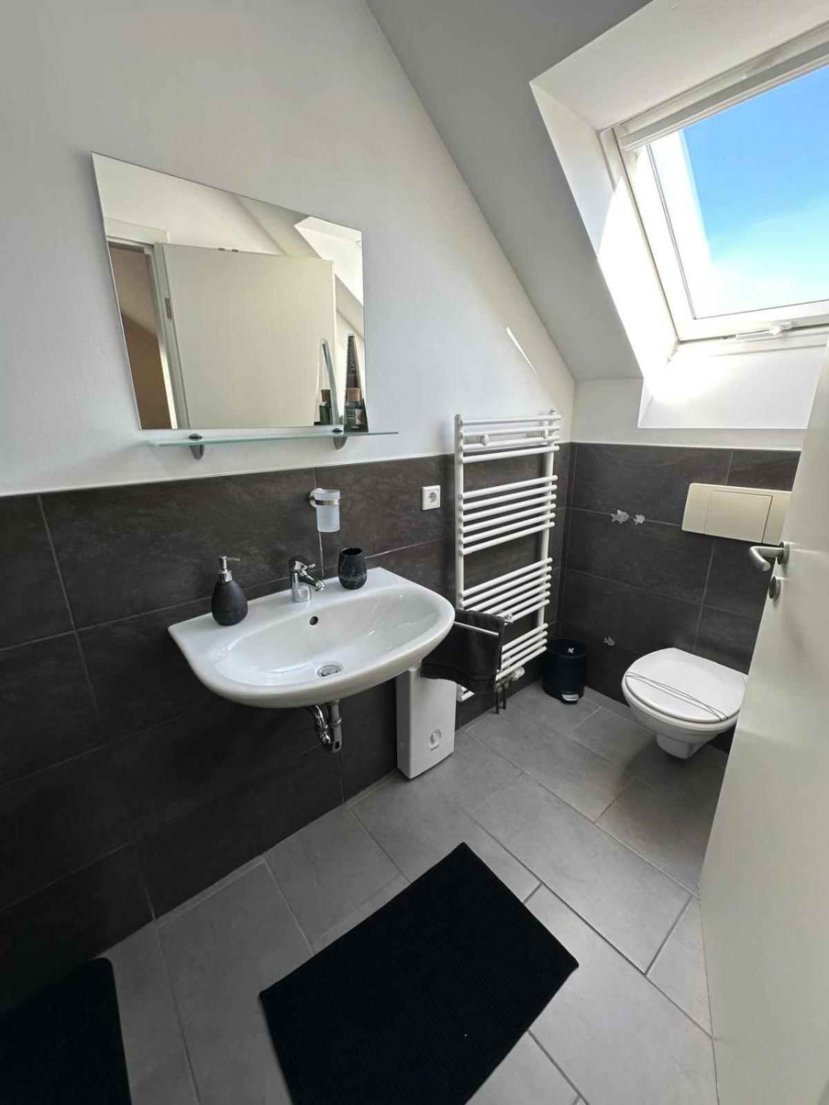 Mola Apartments-Charmante Ferienwohnung Im Herdecke Zentrum Fuer 3 Personen-Grosse Dachterrasse-Grill-Gratis Parken-Wlan Luaran gambar